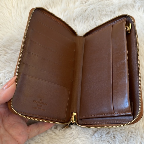 AUTHENTIC LOUIE VUITTON BRONZE VERNIS ZIPPER WALLET - Picture 3 of 12